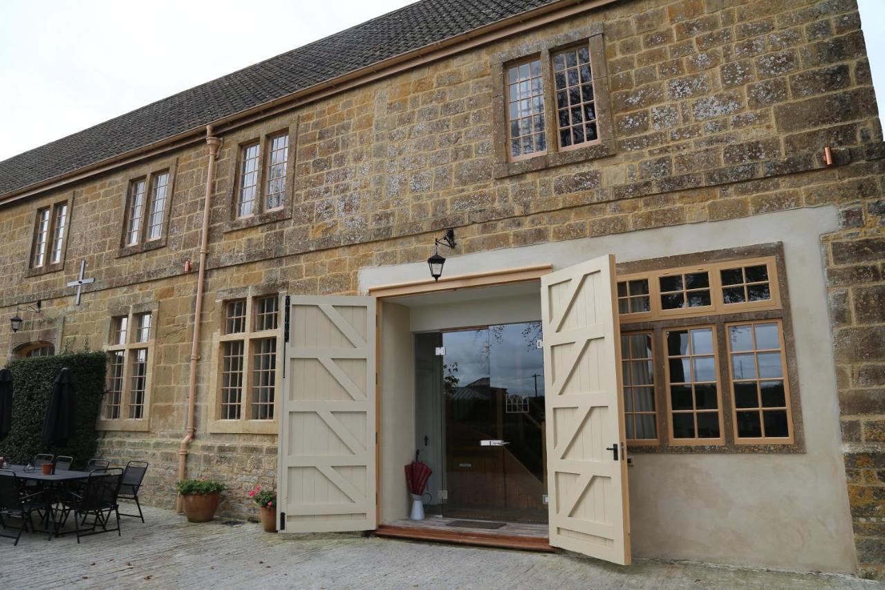 North Cadbury Court Coach Houses Exteriör bild
